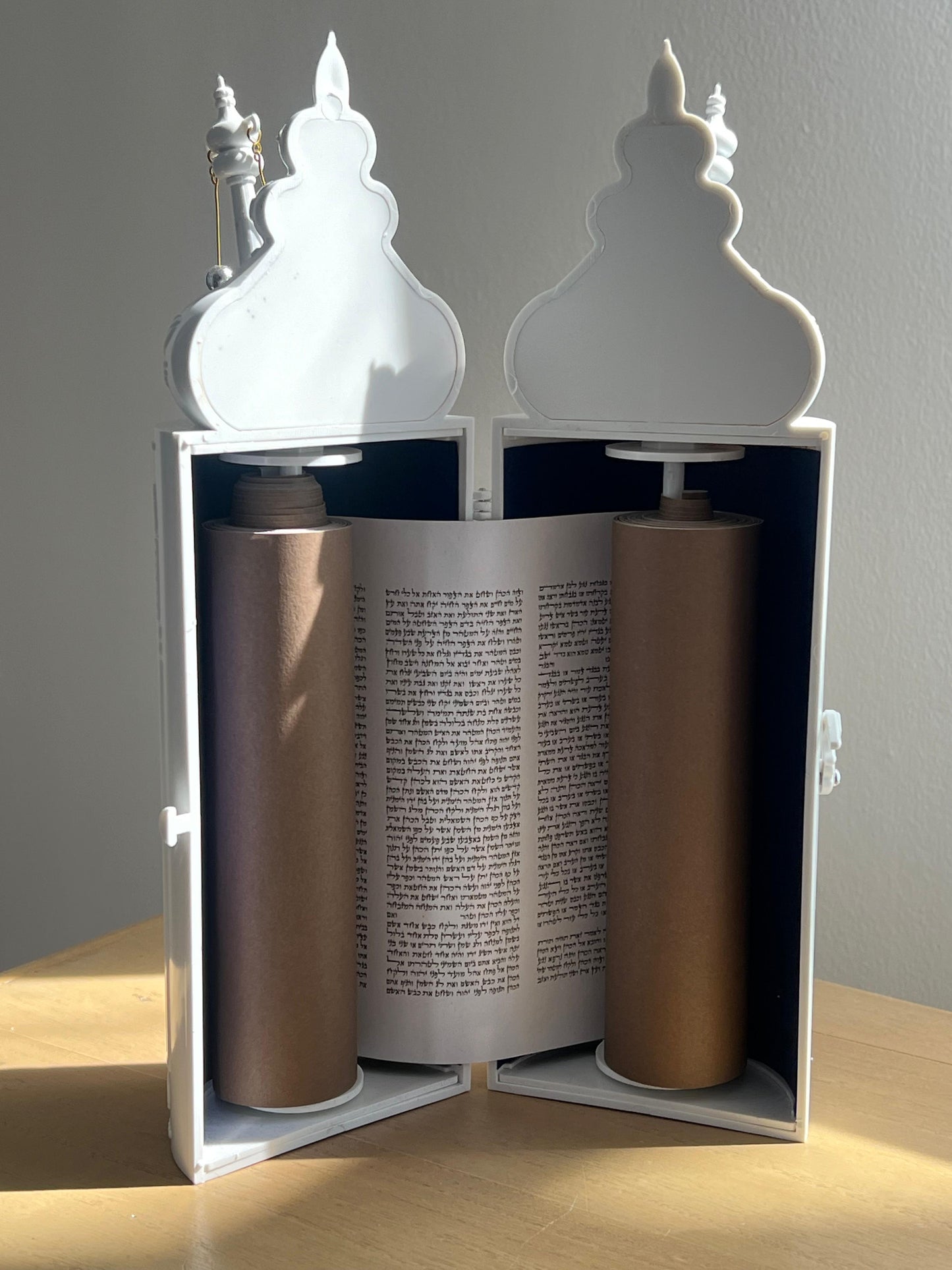 ספר תורה פלסטיק - ספרדי 28 ס"מ