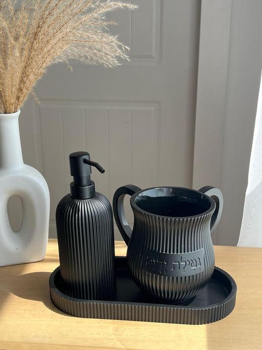 סט סבונייה עם נטלה מפוליריזן מהודר - כולל מגש שחור