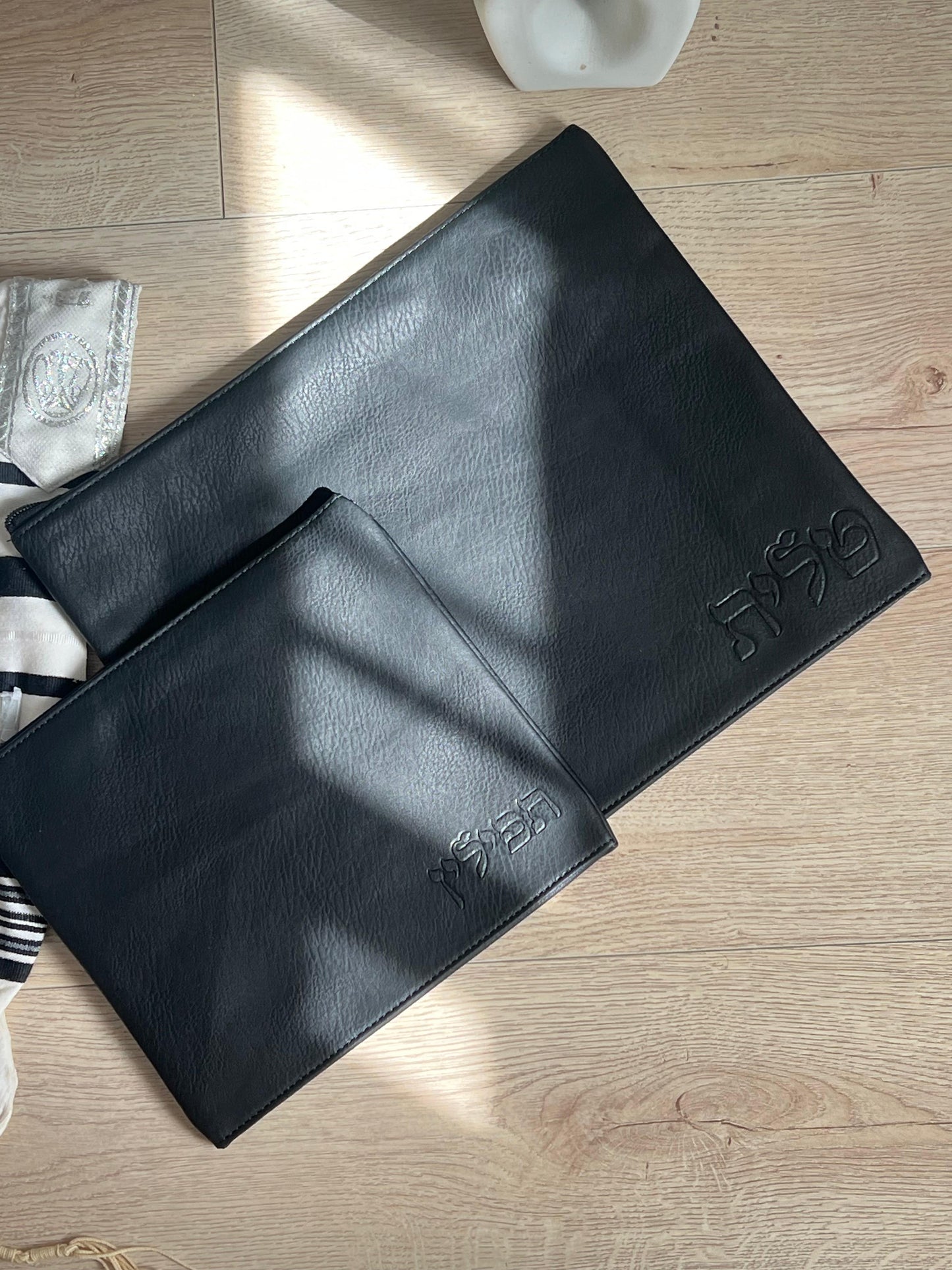 סט תפילין טלית חלק